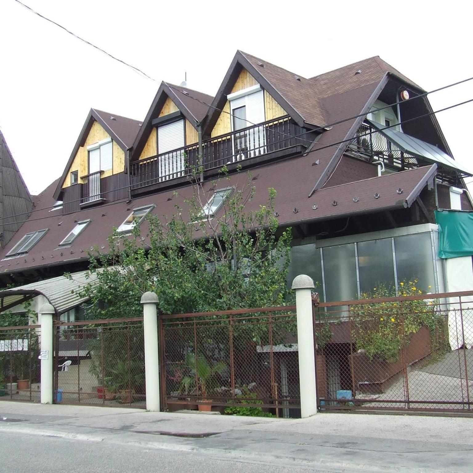 Sashalom Hotel, Budapest